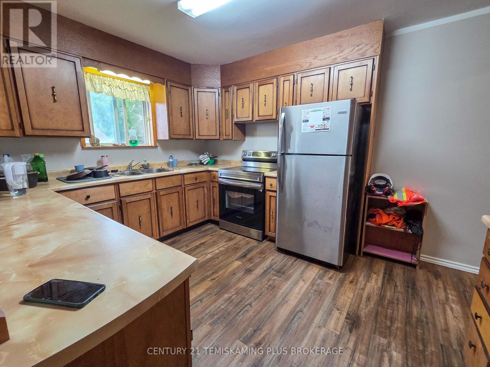 126 FOURTH AVENUE - 7