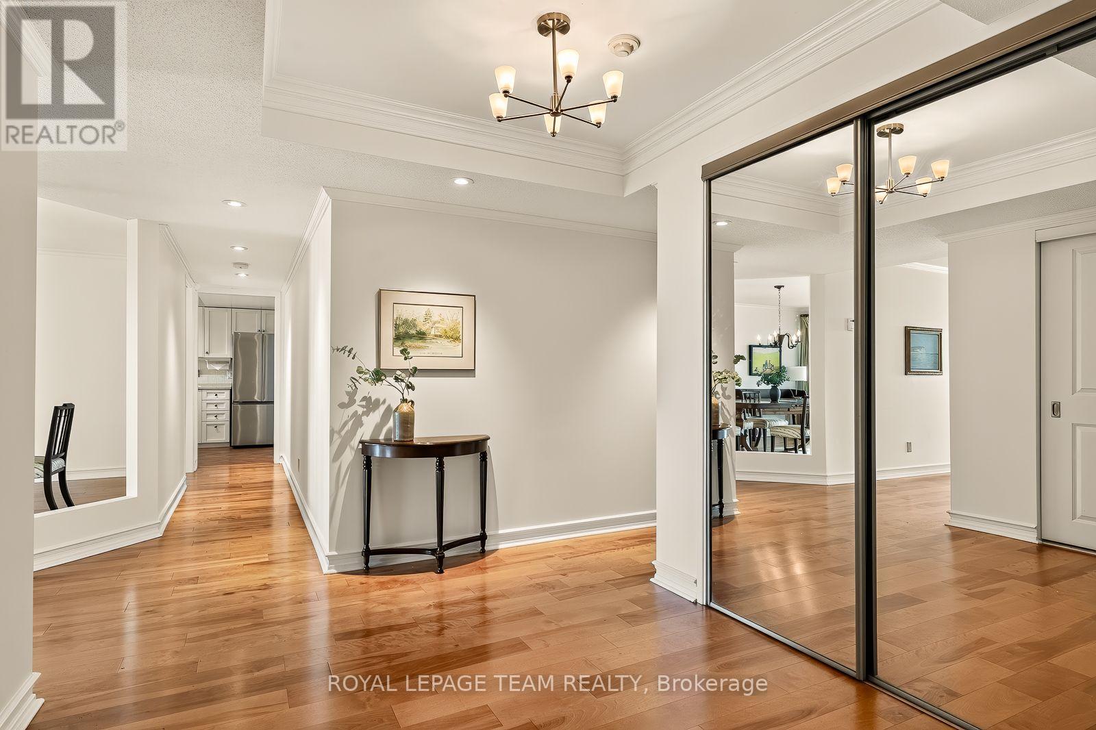 #7 130 RIDEAU TERRACE - 3