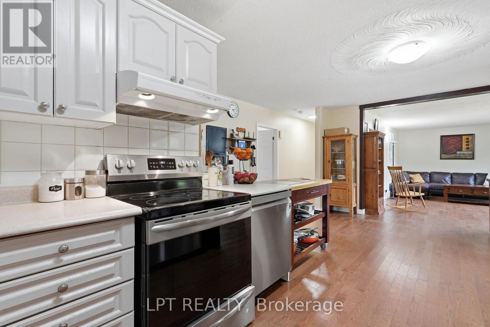 41 ST POLYCARP STREET - Image 13