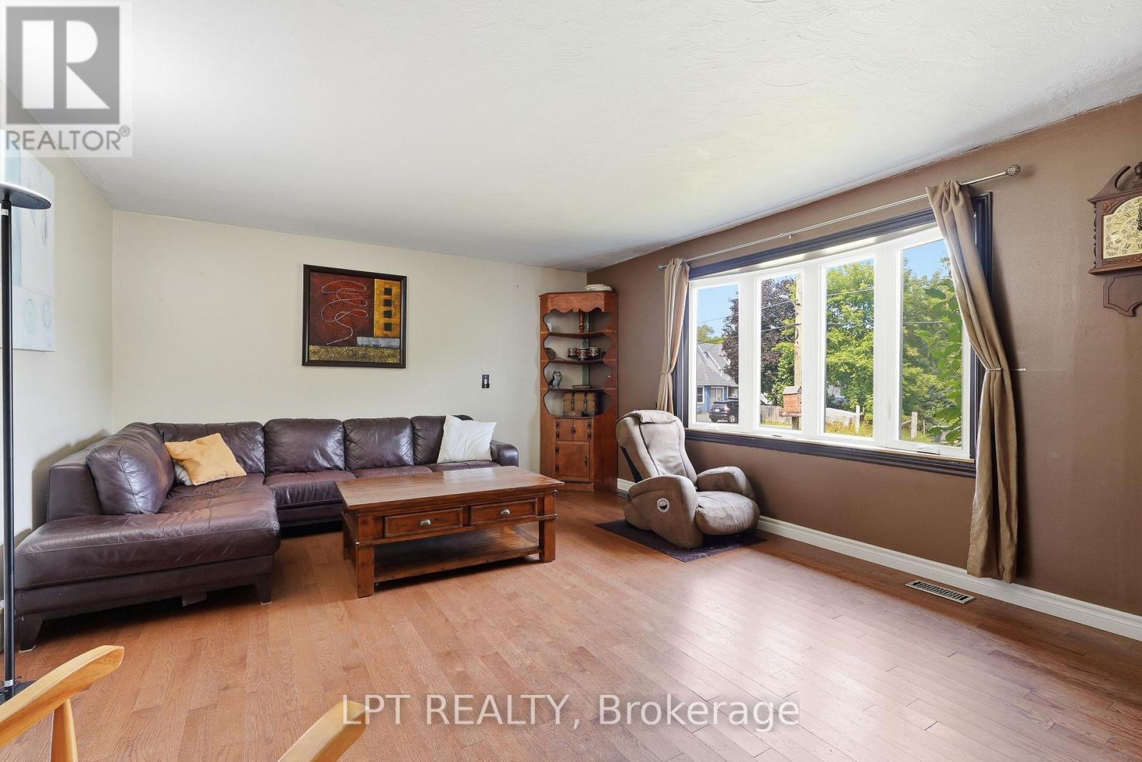 41 ST POLYCARP STREET - 7