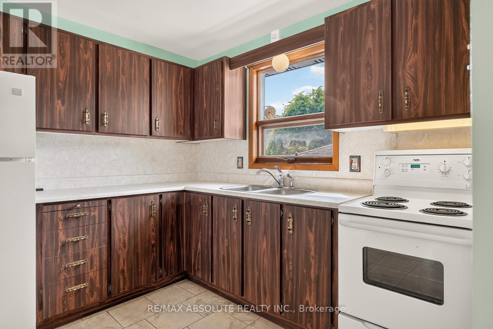 3 Bed, 2 Bath House for Sale in Ottawa – 1880 KINGSDALE AVENUE, Ottawa – MLS# X13667722 - Image 19