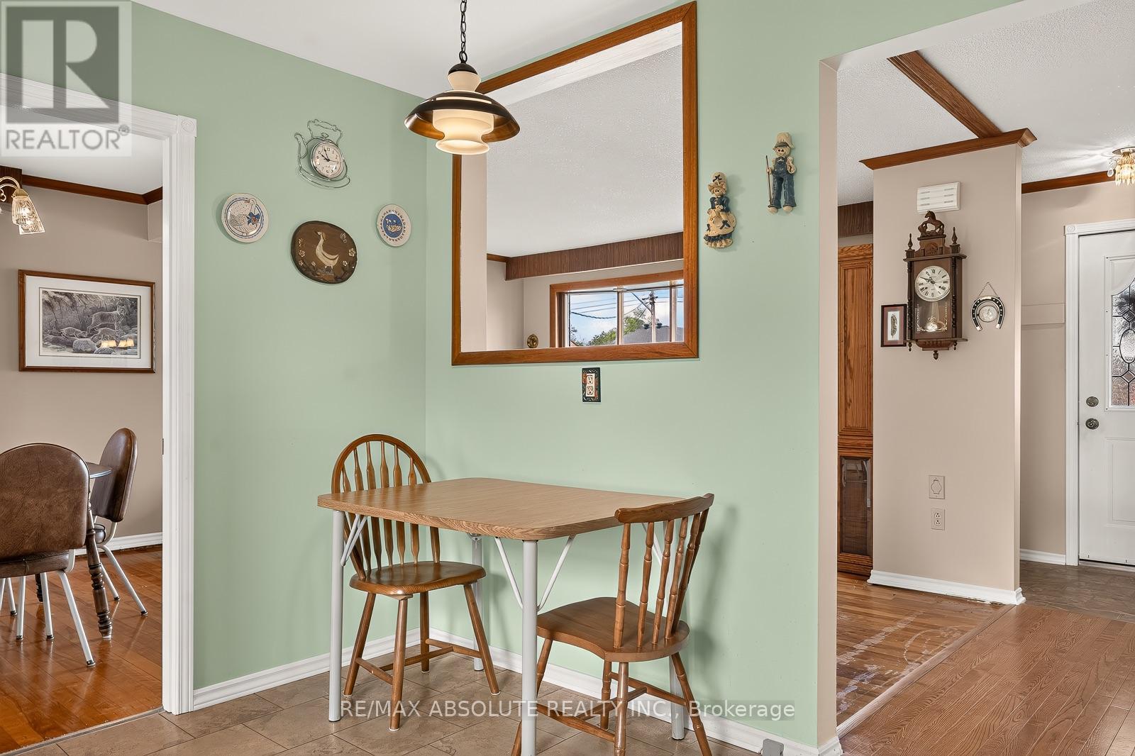 1880 KINGSDALE AVENUE - 21