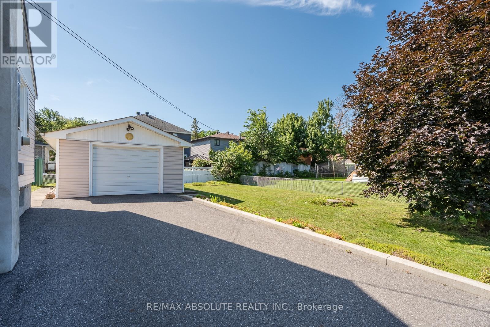 1880 KINGSDALE AVENUE - 3
