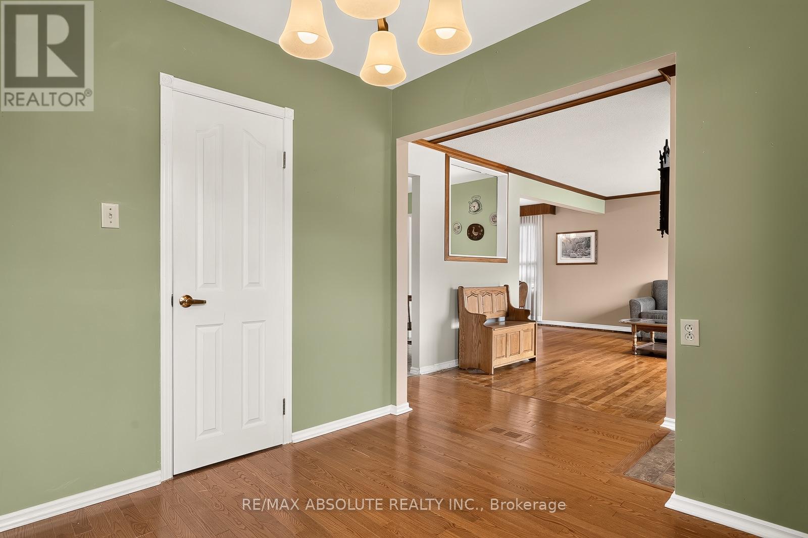 1880 KINGSDALE AVENUE - 9