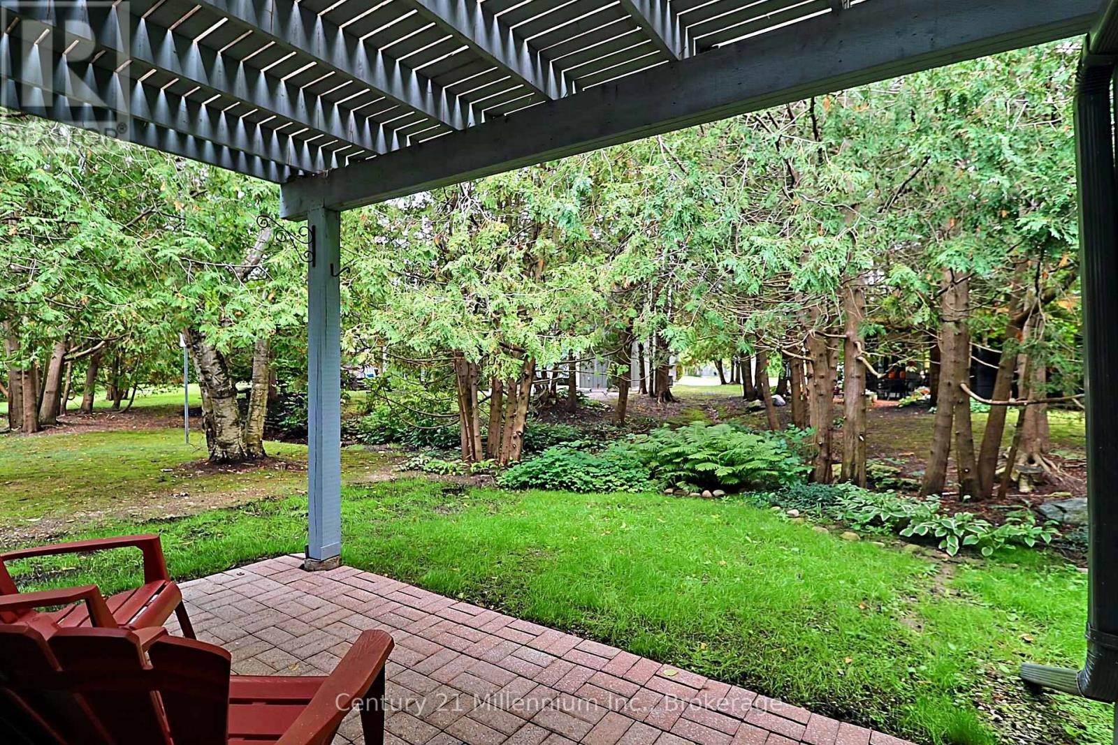 #28 127 FAIRWAY CRESCENT - Image 20