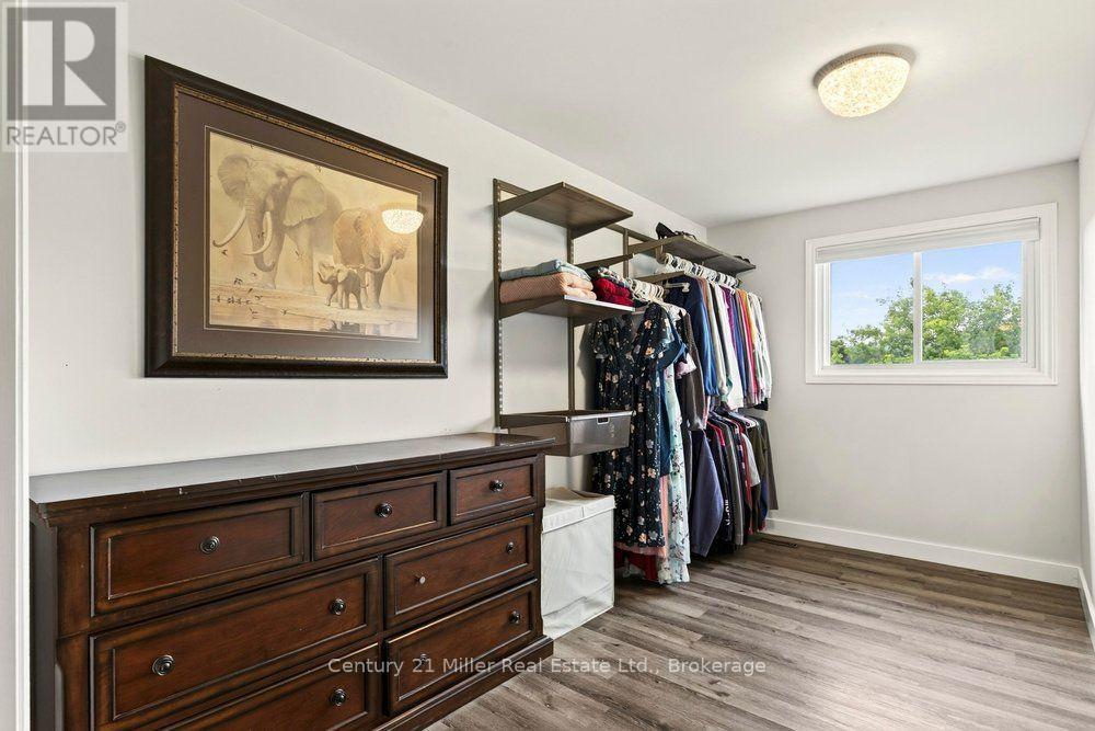 85 WATERFORD DRIVE - 24