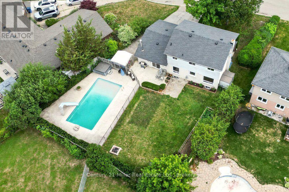 85 WATERFORD DRIVE - 5