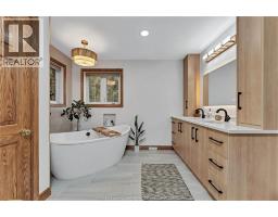 2207 South Middle Road, Lakeshore, ON N0R1V0 Photo 30