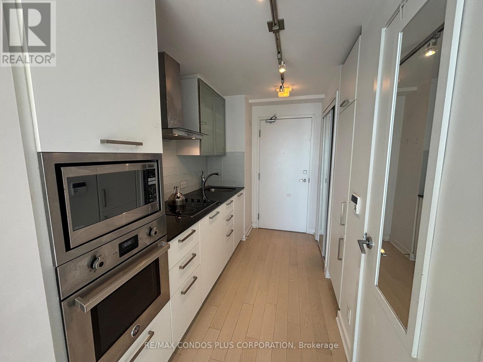 #5102 14 YORK STREET - 12