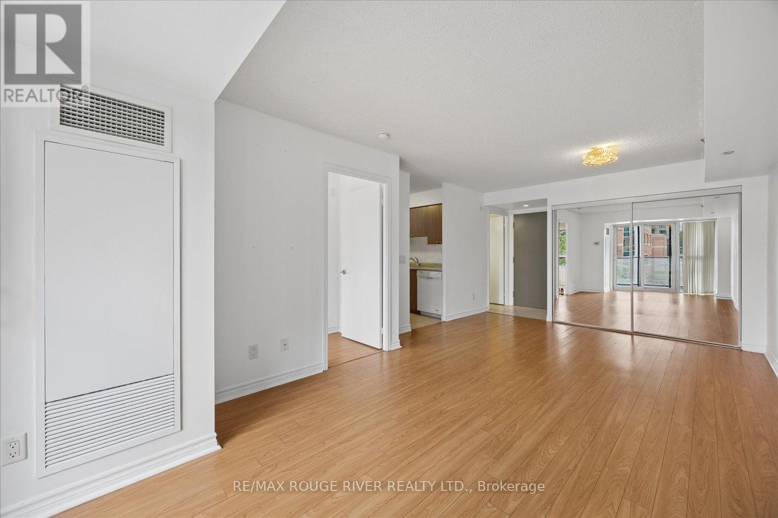 #330 35 SARANAC BOULEVARD - 8