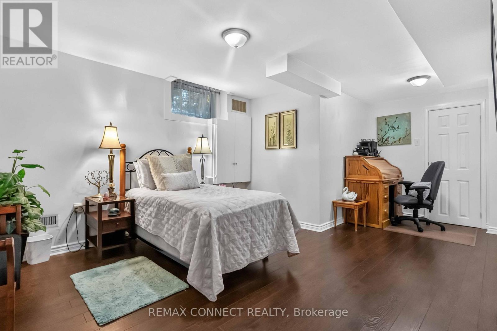 72 WARWICK AVENUE - 35
