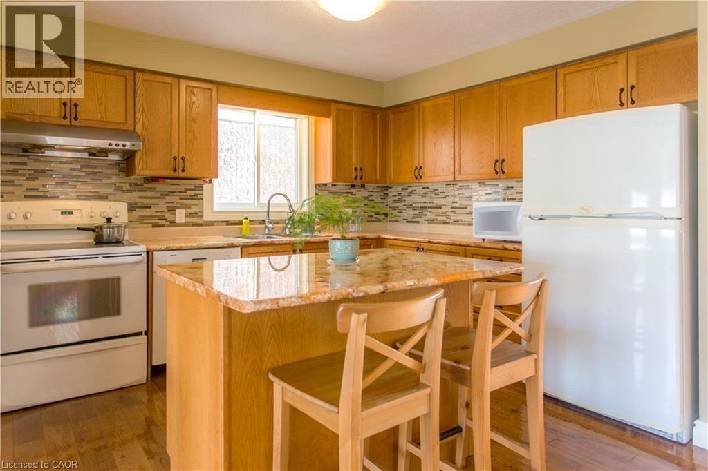 676 BONAVISTA Drive — photo 3