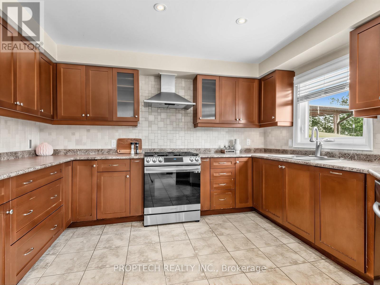 47 TOPHAM CRESCENT - 13