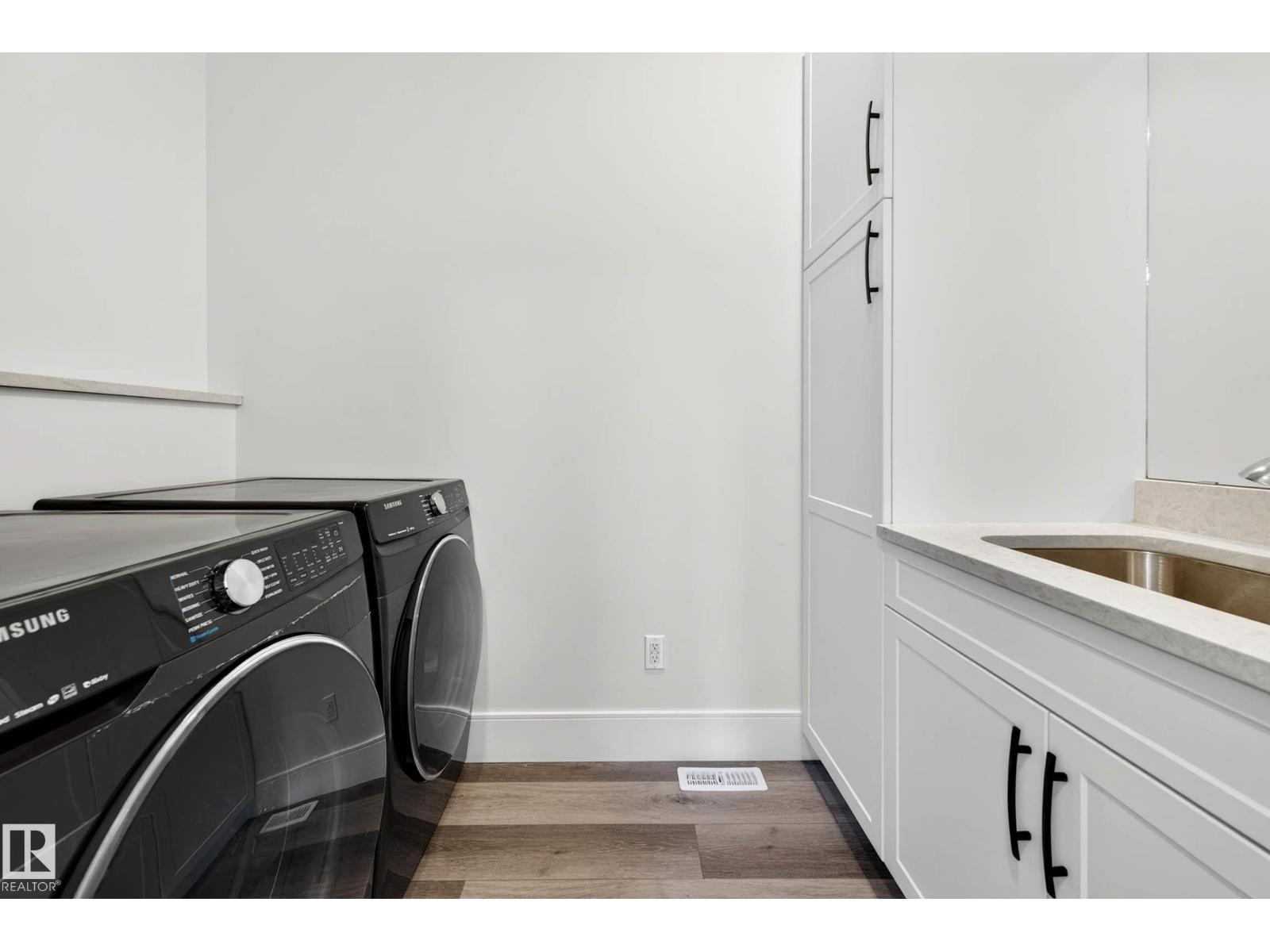 11743 83 Avenue NW - Photo 38