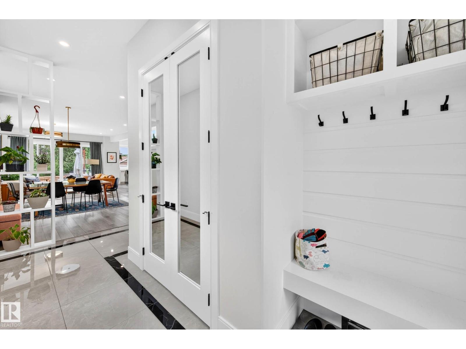 11743 83 AV NW - 6