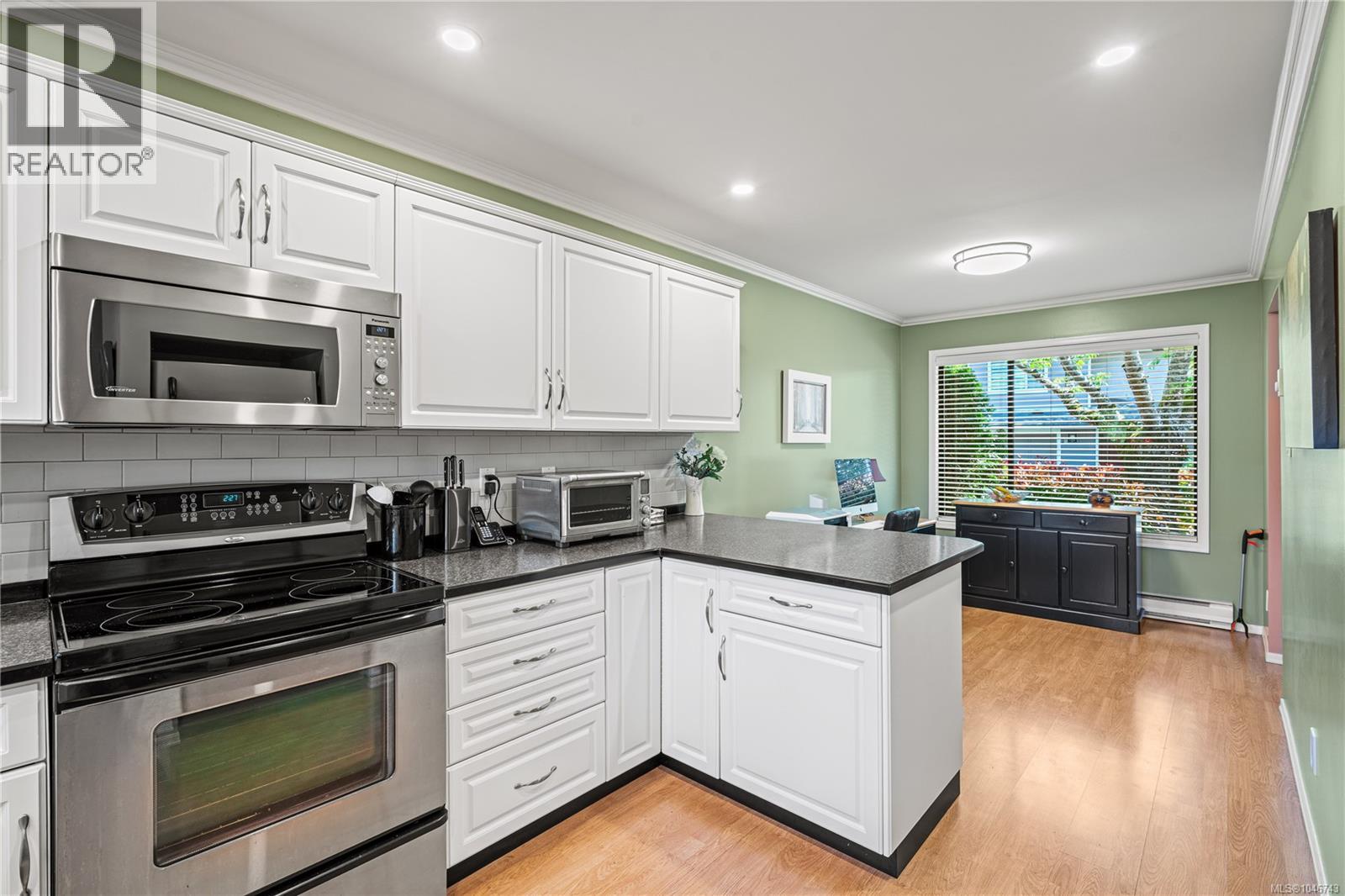 #18 1309 McKenzie Ave - Image 15