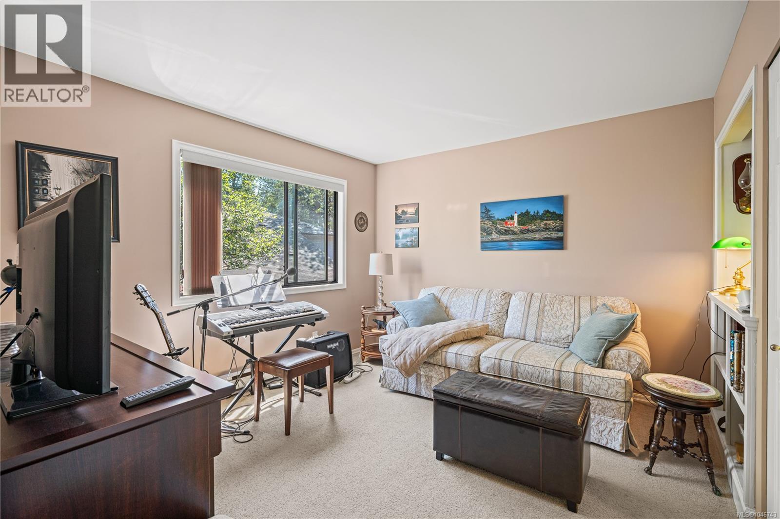#18 1309 McKenzie Ave - 28