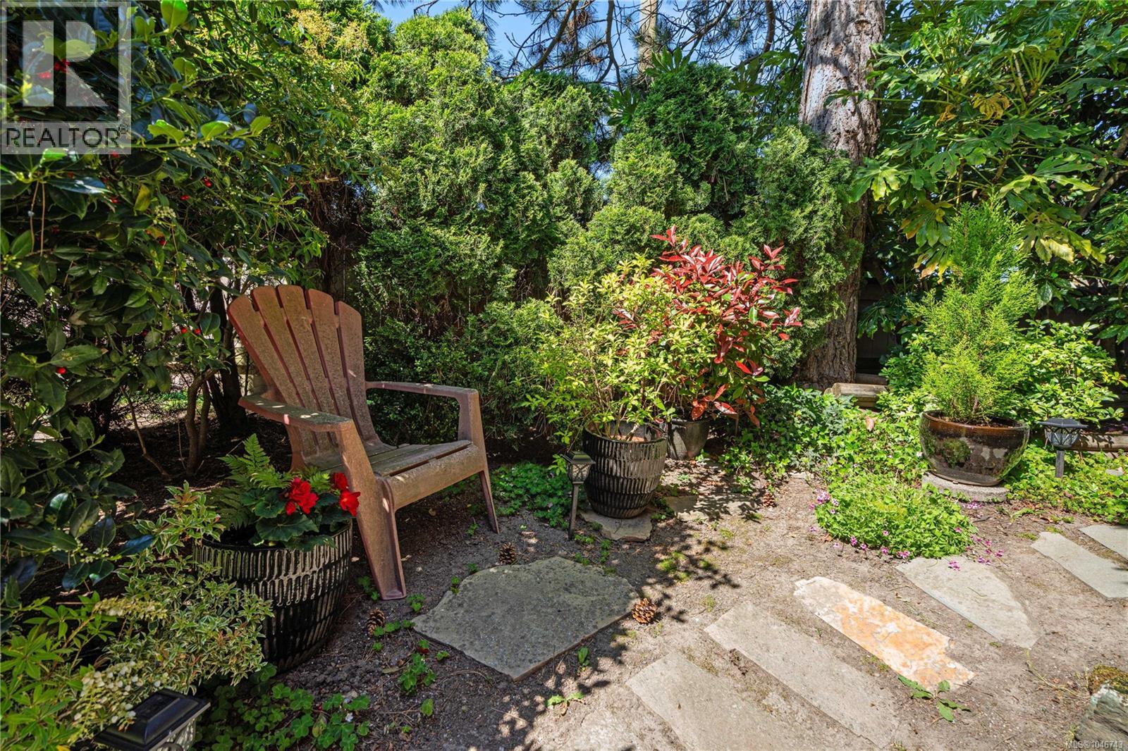 #18 1309 McKenzie Ave - Image 39