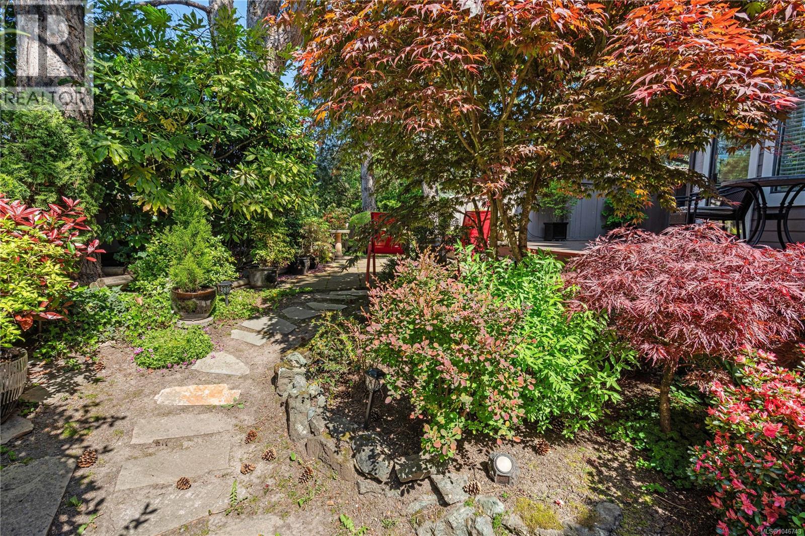 #18 1309 McKenzie Ave - Image 38