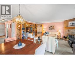 Kitchen - 18 1309 Mckenzie Ave, Saanich, BC V8P2M1 Photo 11