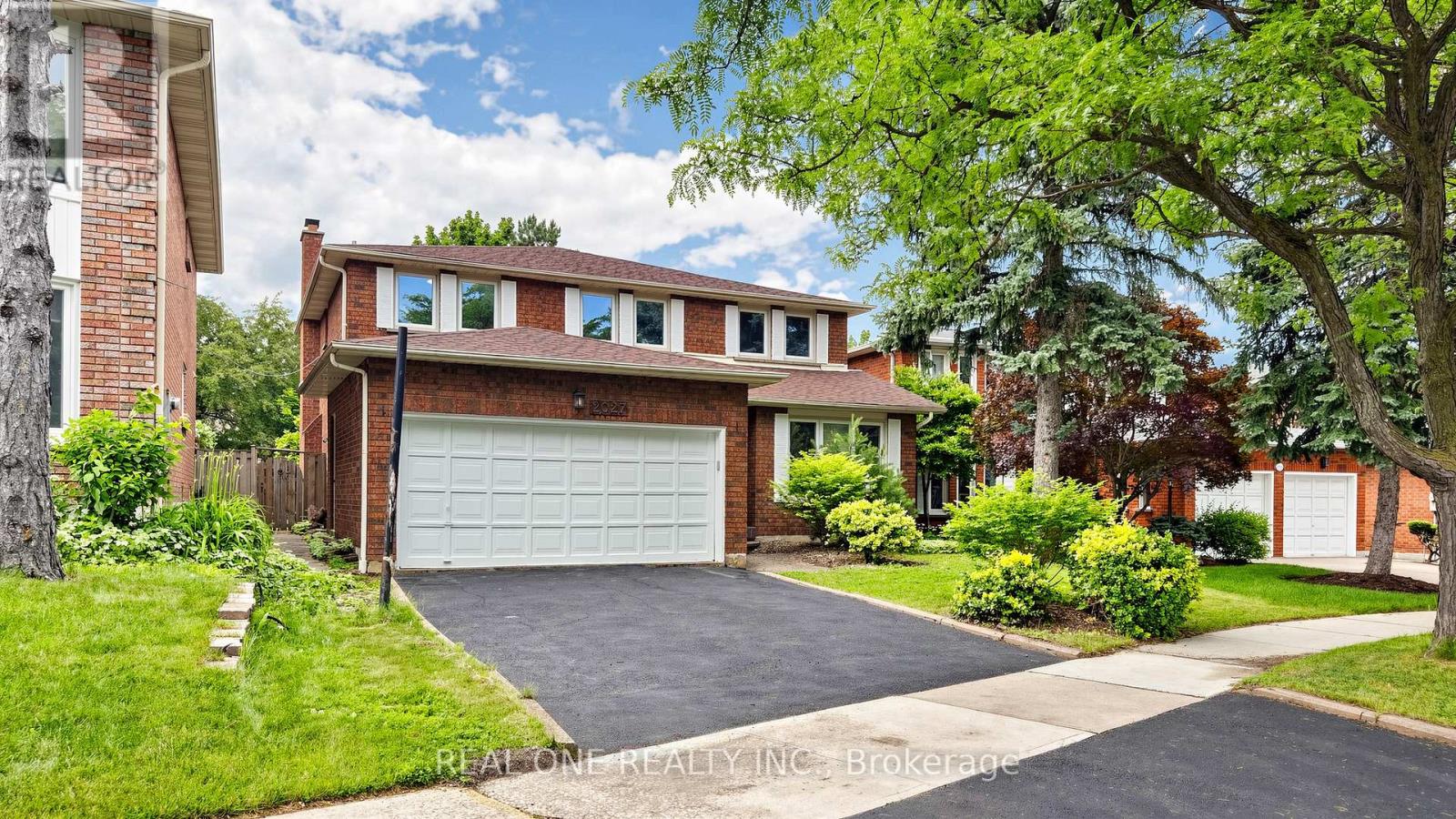 2027 ROY IVOR CRESCENT - 1
