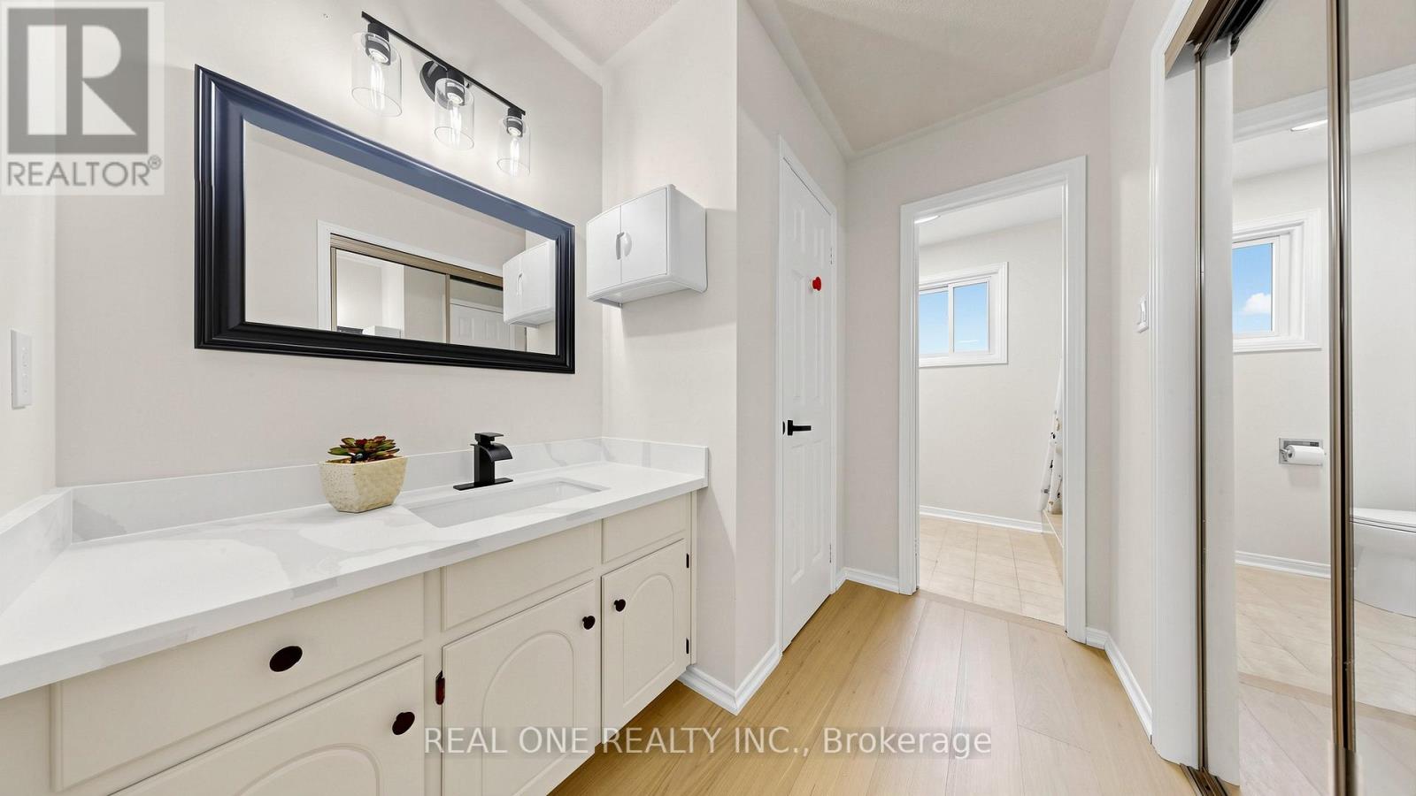 2027 ROY IVOR CRESCENT - 30