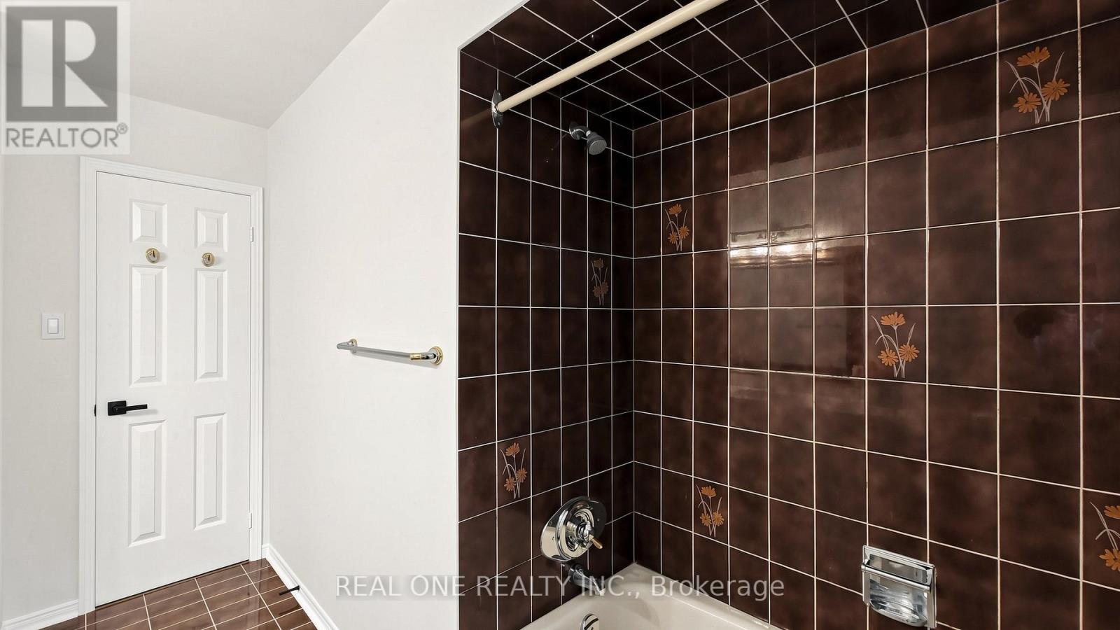 2027 ROY IVOR CRESCENT - 40