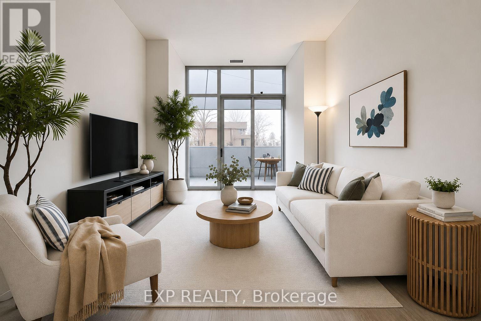 #102 2750 KING STREET E - 3