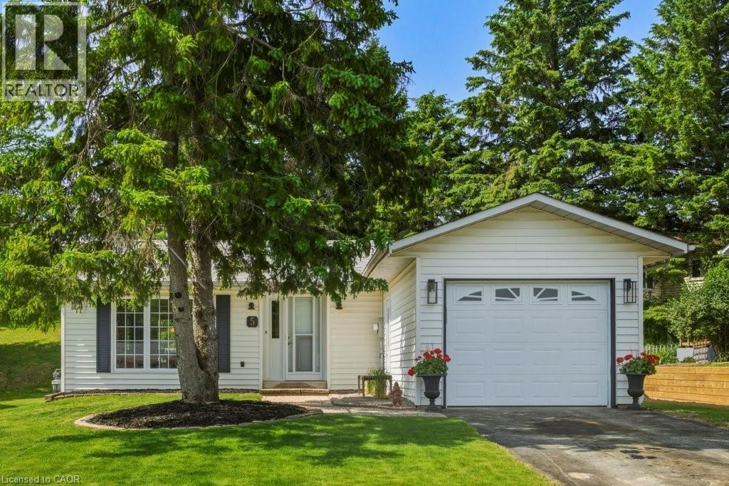 Photo of 5 CEDAR Court