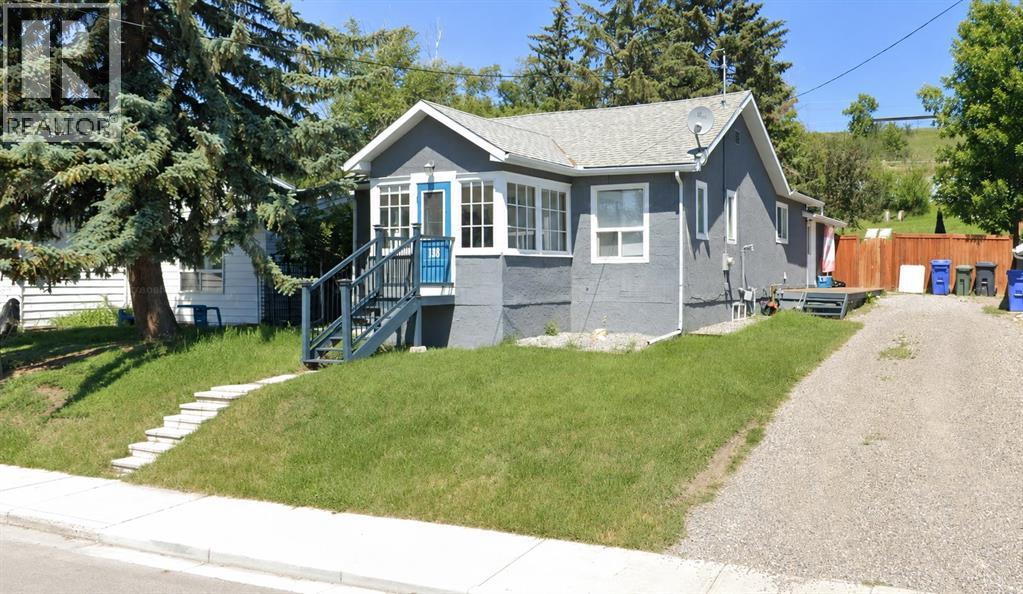 18 Maple Street