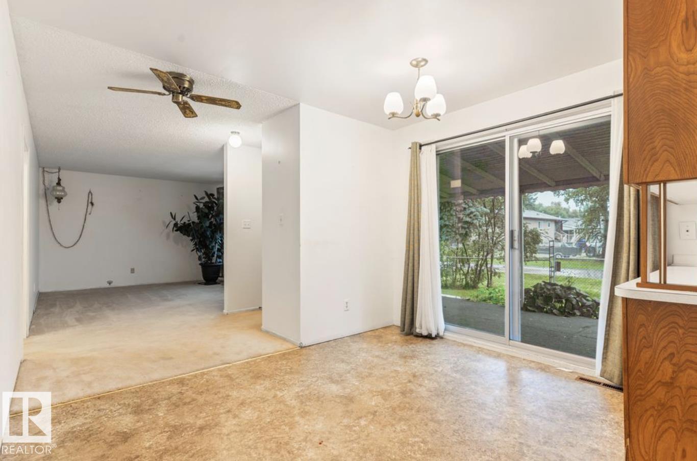 4924 56 ST - 17
