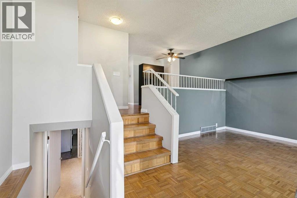 3624 Cedarille Drive SW, Cedarbrae, Calgary photo 2