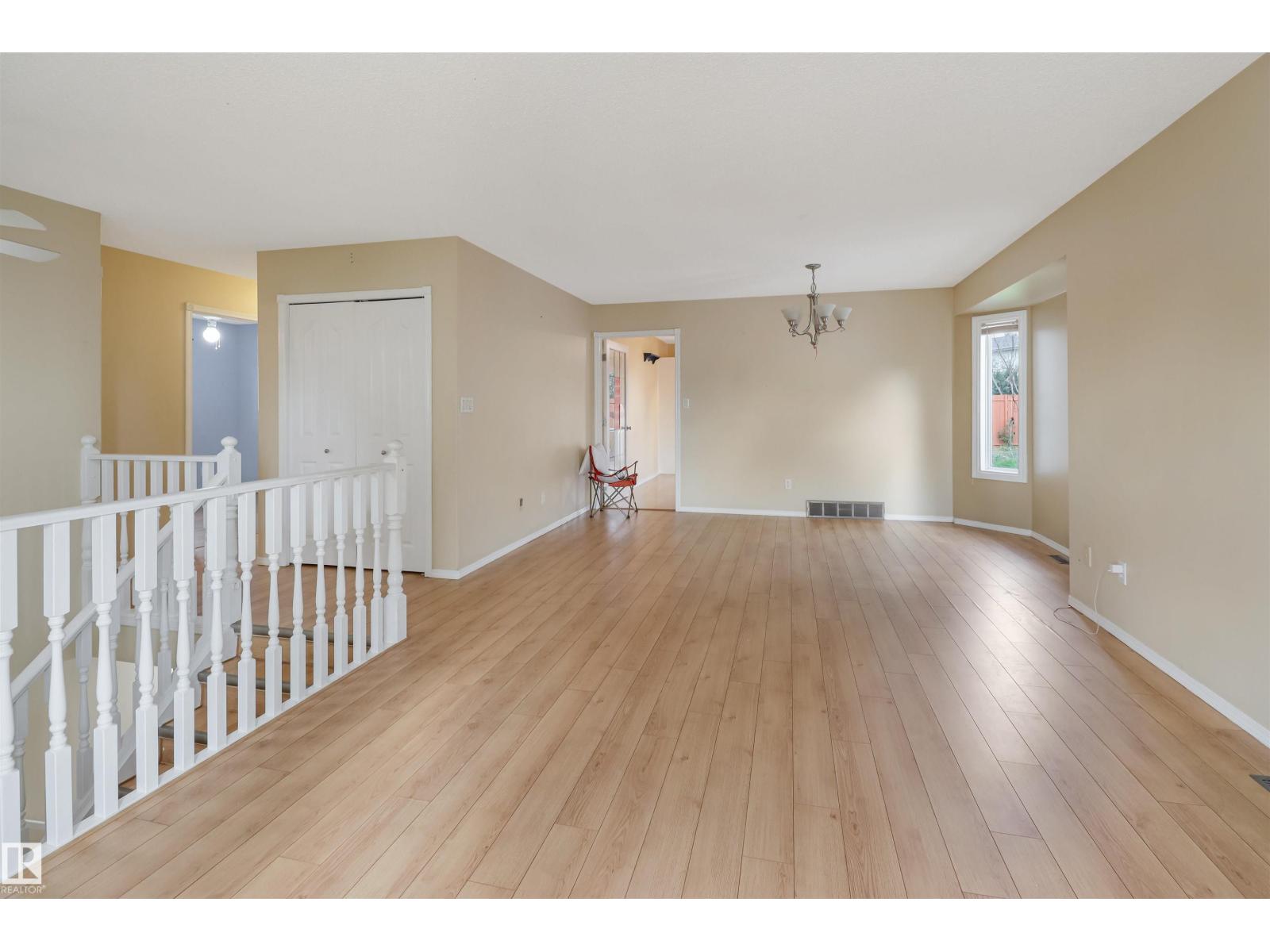 1055 JONES Crescent NW - Photo 10