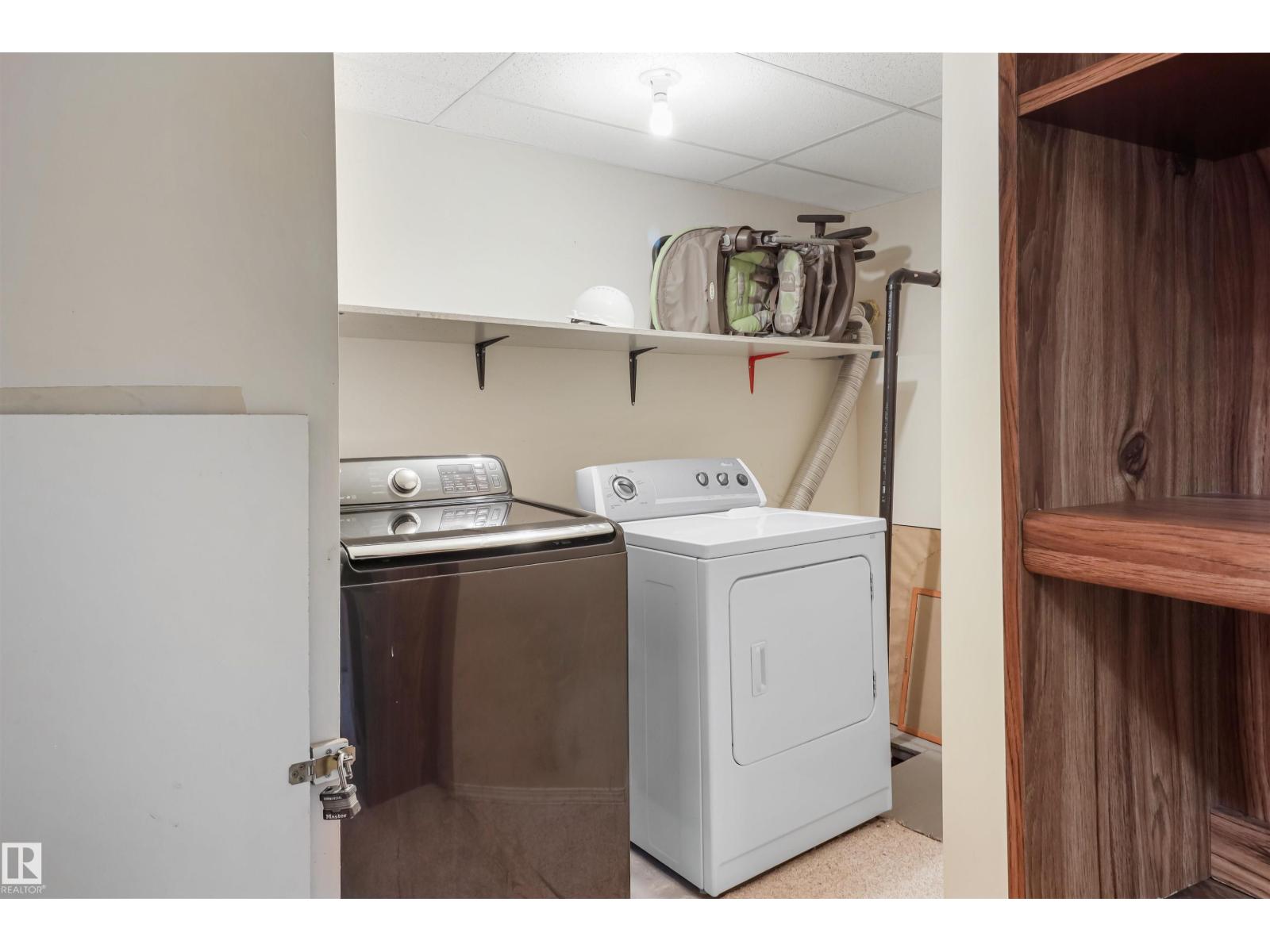 1055 JONES Crescent NW - Photo 35