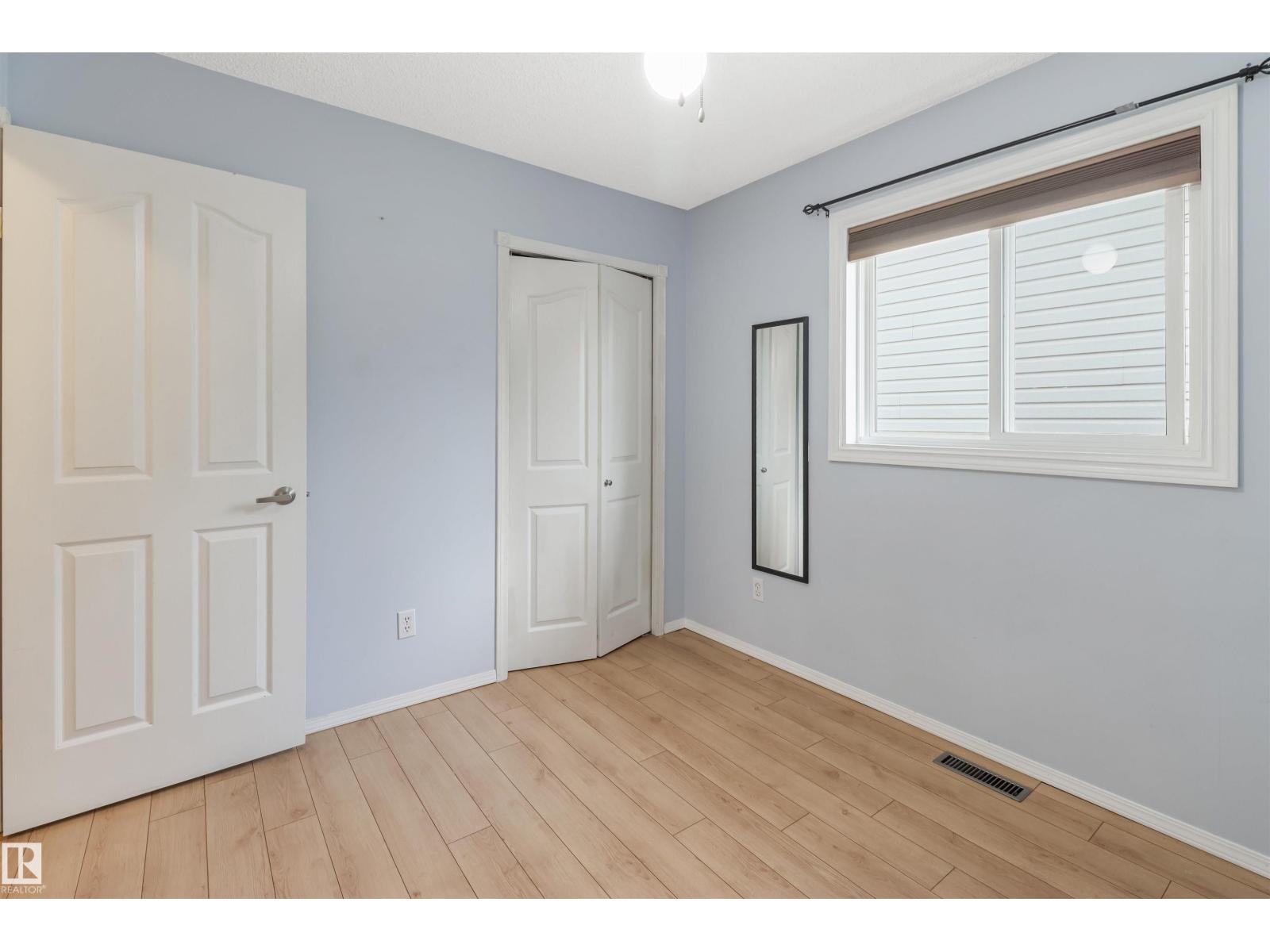 1055 JONES Crescent NW - Photo 19