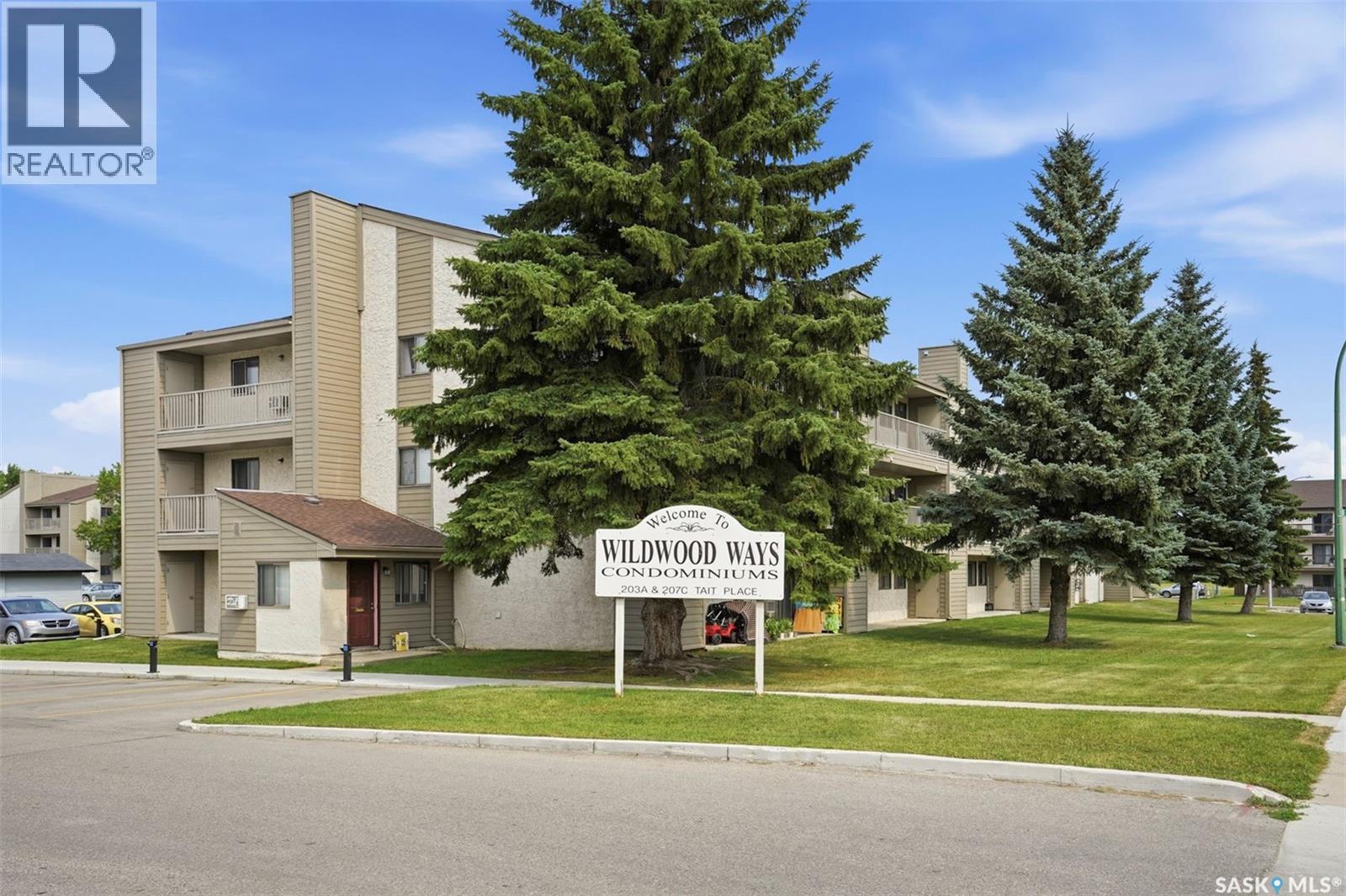#308 203 Tait PLACE - 2