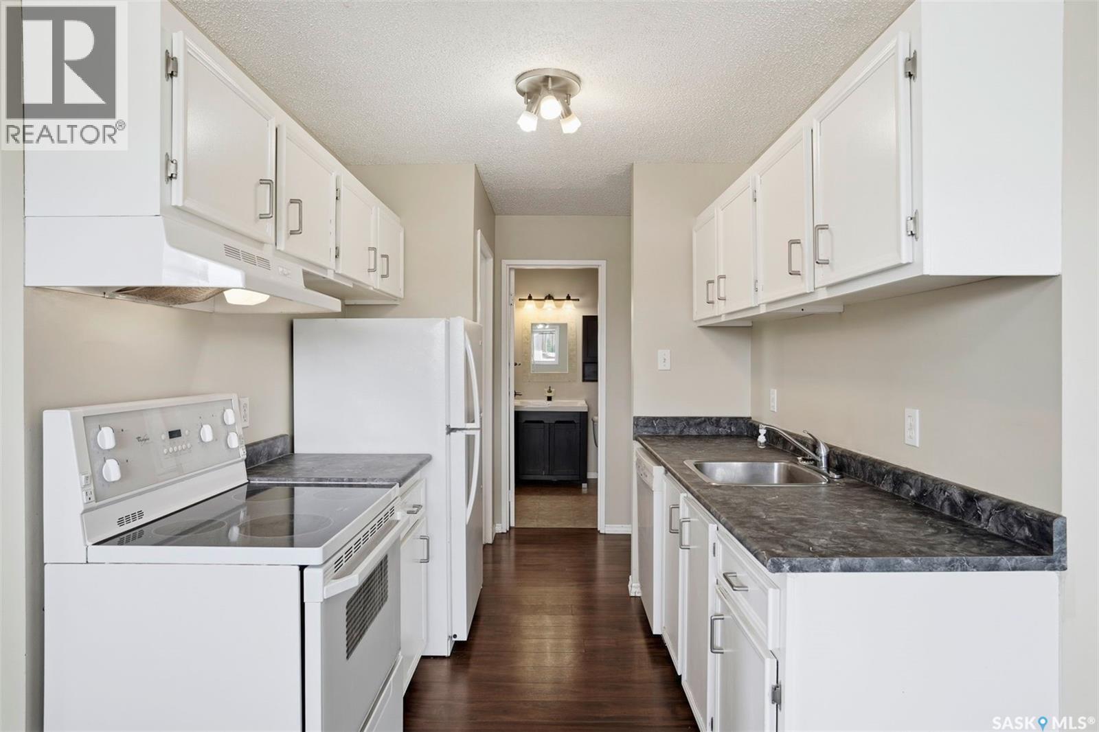 #308 203 Tait PLACE - 20