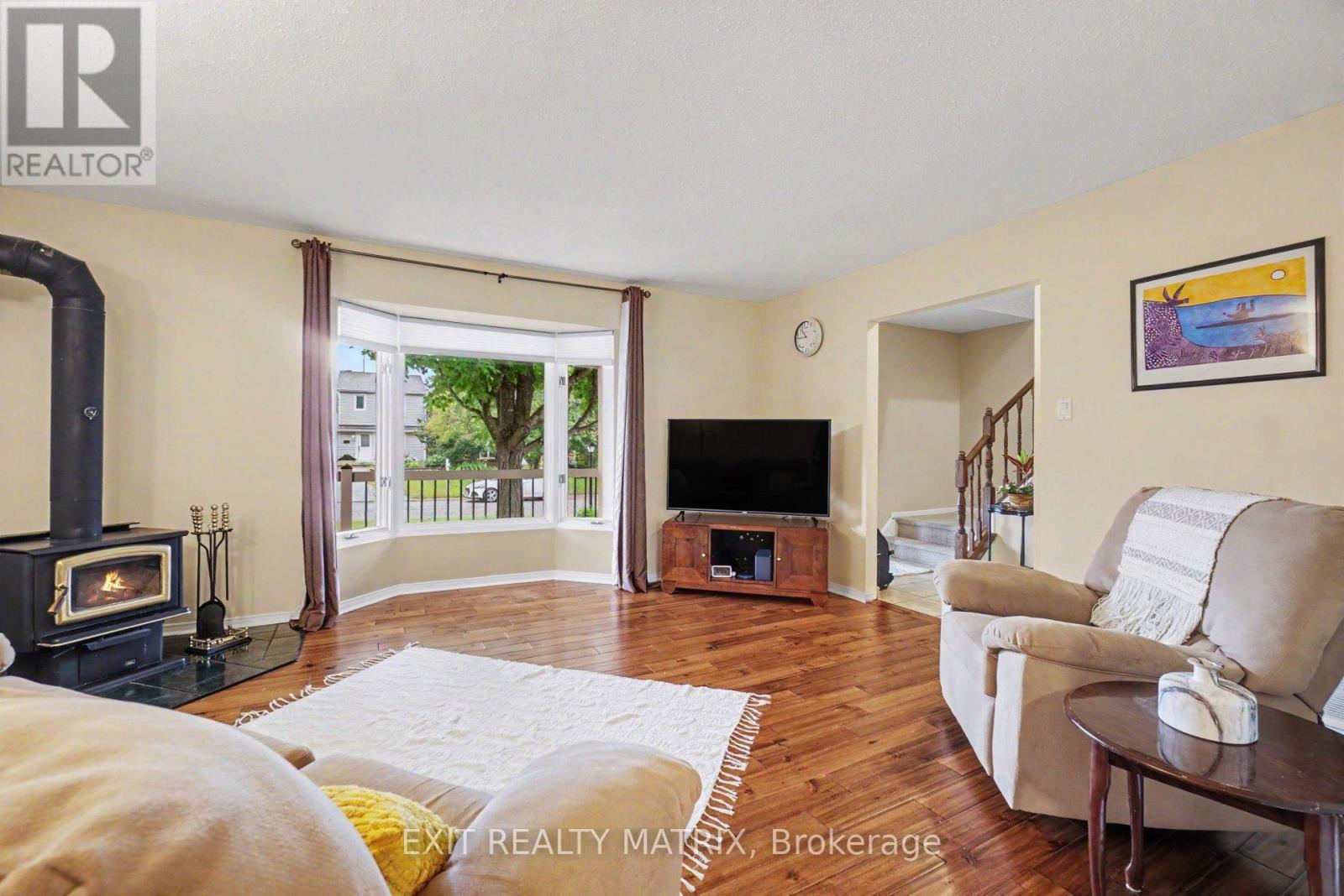 4 Bed, 4 Bath House for Sale in Ottawa – 30 BARTLEY CRESCENT, Ottawa – MLS# X13550076 - Image 14