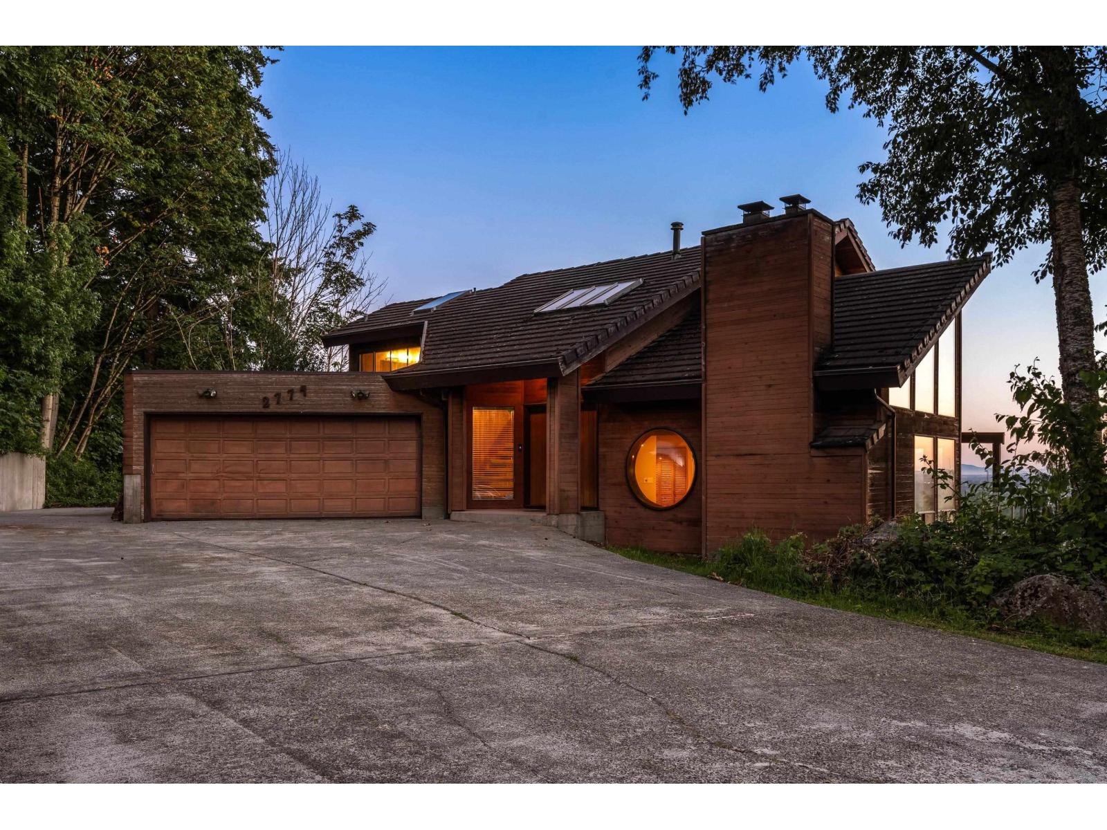 2732 2774 LUCERN CRESCENT