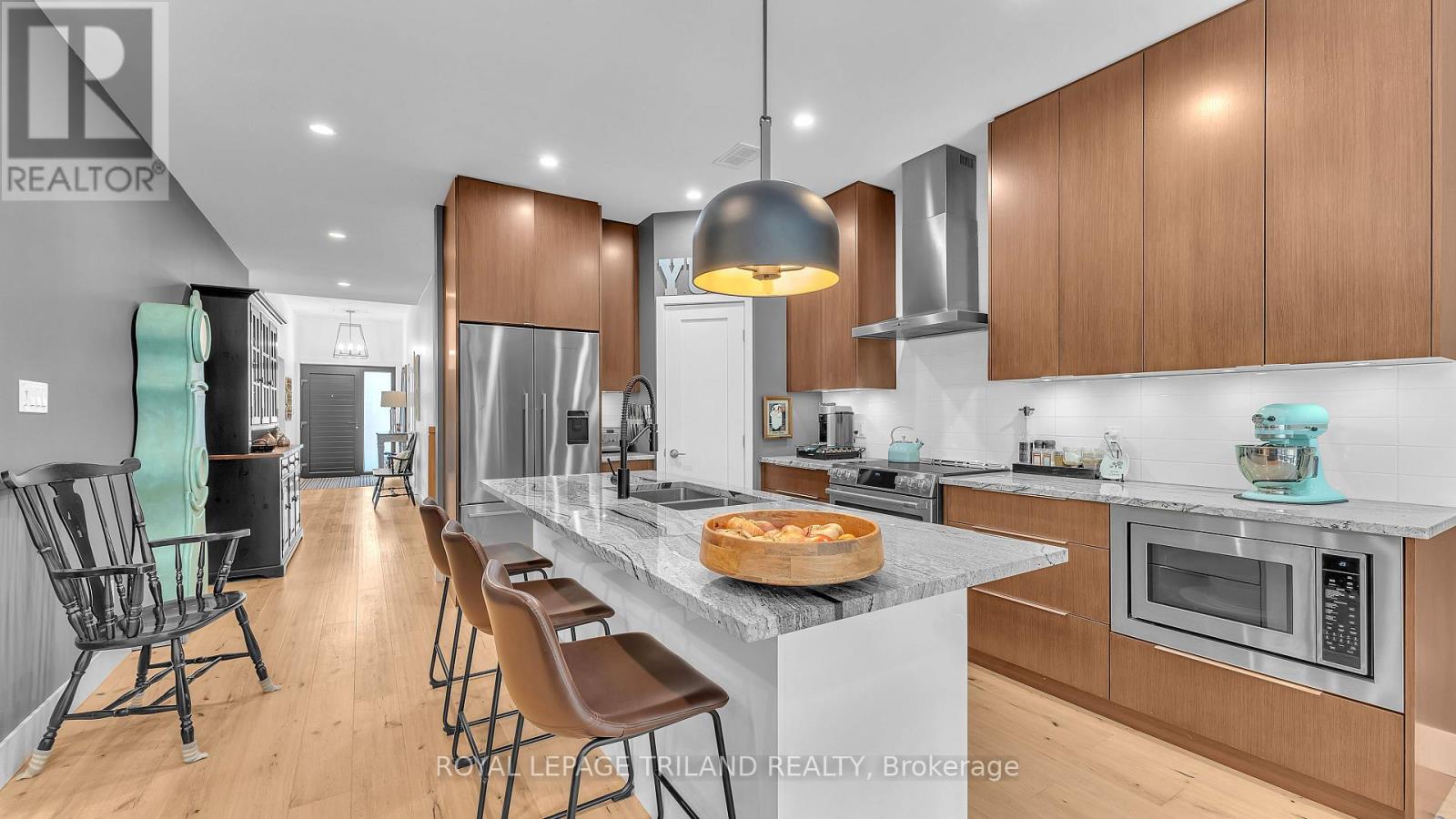 2400 RED THORNE AVENUE - 19