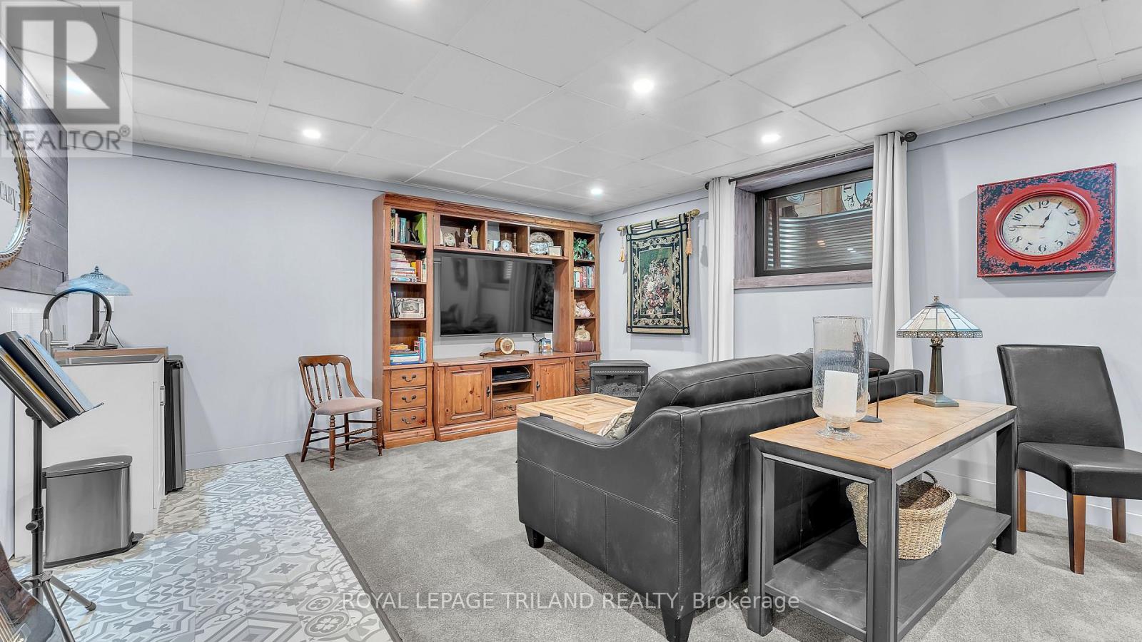 2400 RED THORNE AVENUE - Image 27