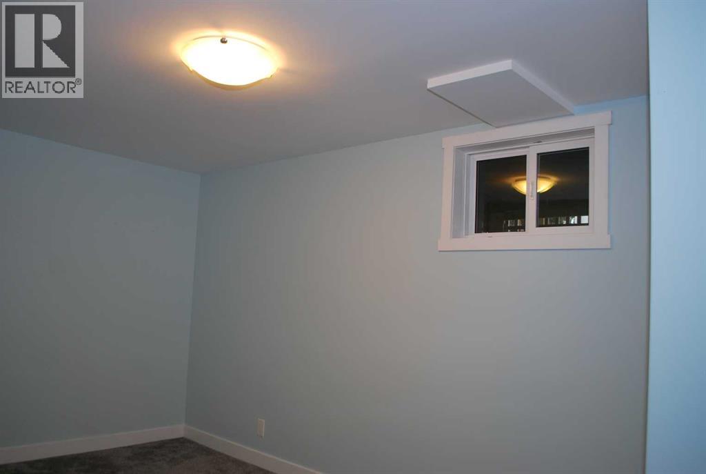 526 33 Street South - Photo 26