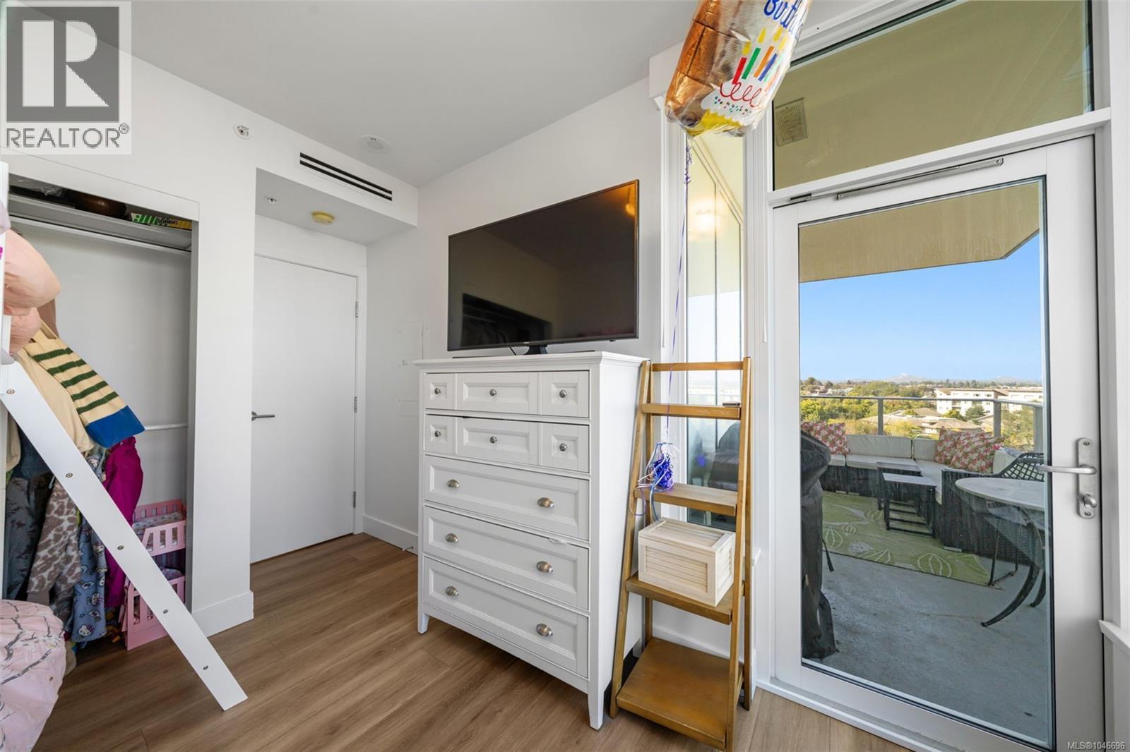 #605 60 Saghalie Rd - 19