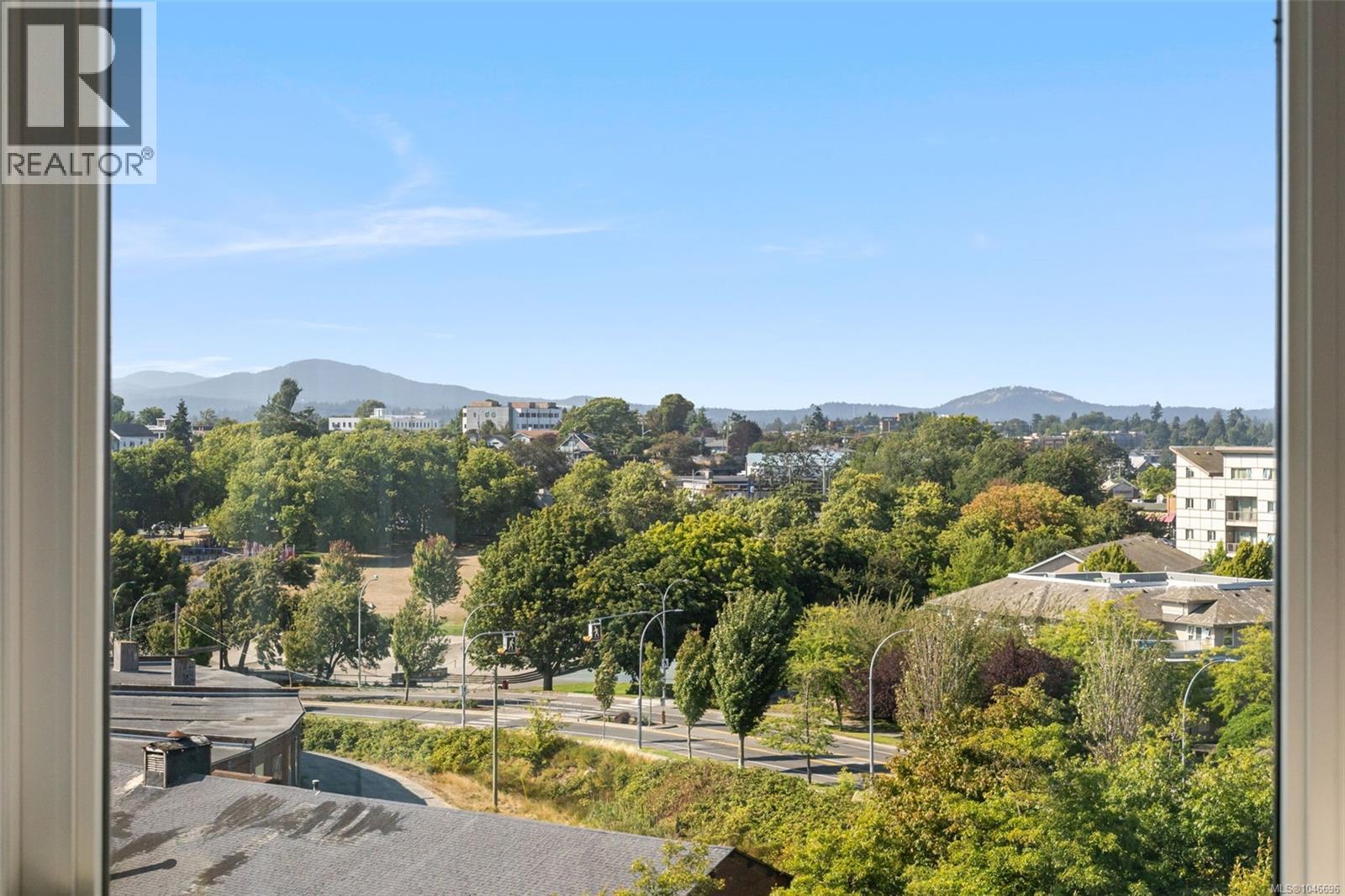 #605 60 Saghalie Rd - 14