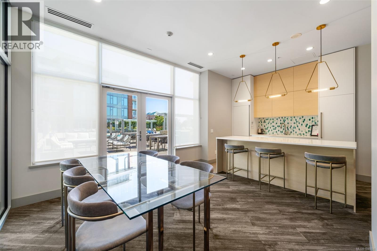 #605 60 Saghalie Rd - 24