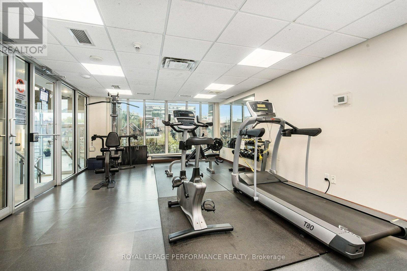 2205 - 234 Rideau Street