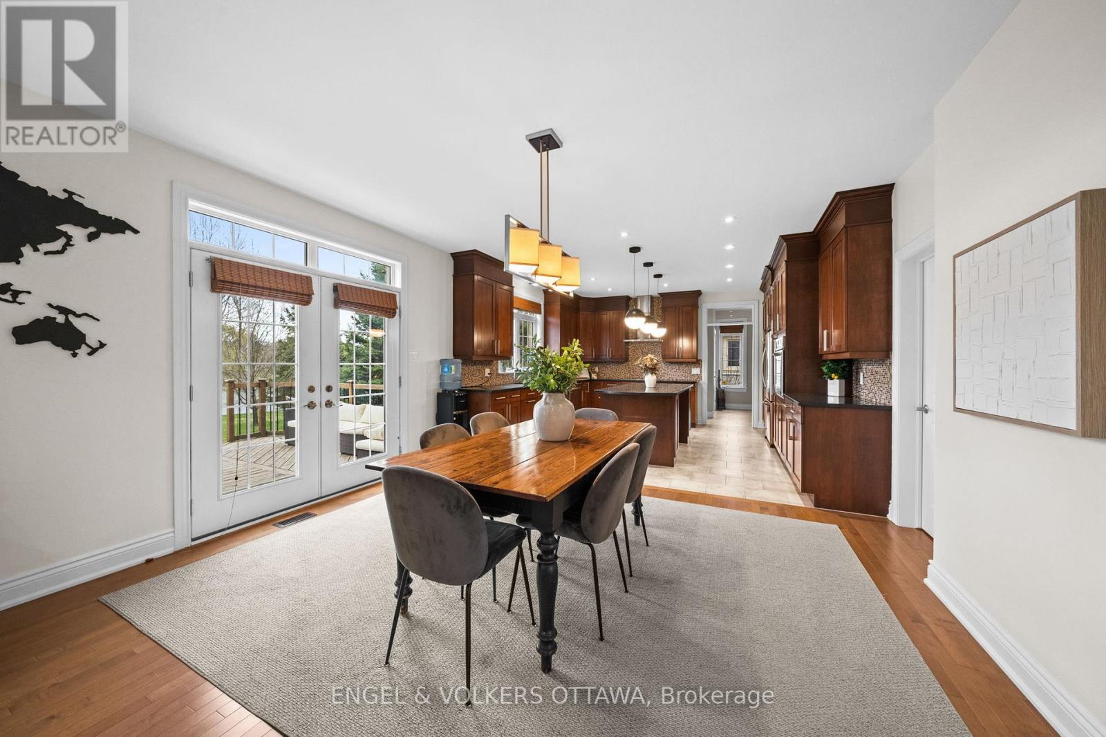 5 Bed, 5 Bath House for Sale in Ottawa – 6842 SOUTH VILLAGE DRIVE, Ottawa – MLS# X13667876 - Image 12