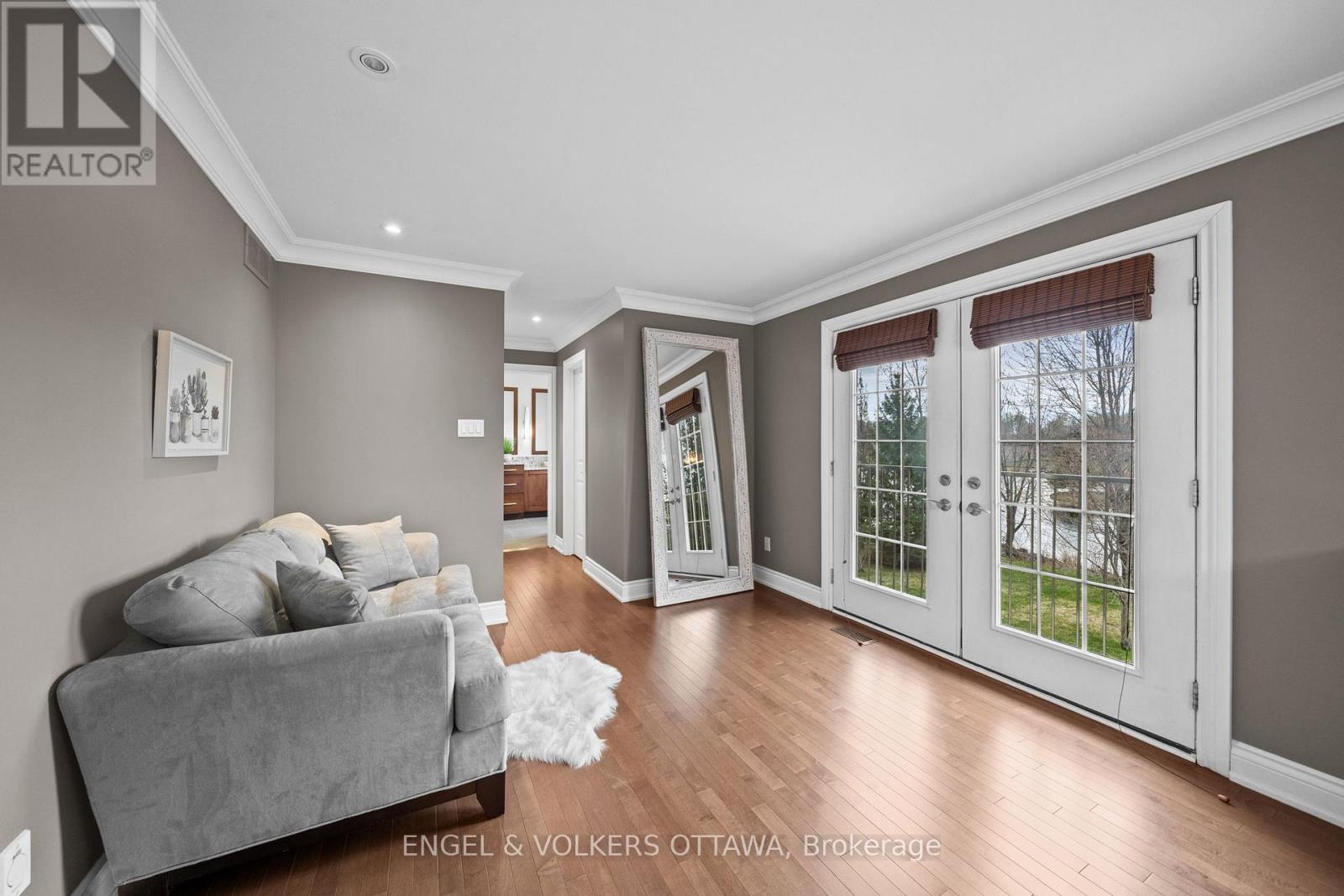 5 Bed, 5 Bath House for Sale in Ottawa – 6842 SOUTH VILLAGE DRIVE, Ottawa – MLS# X13667876 - Image 28