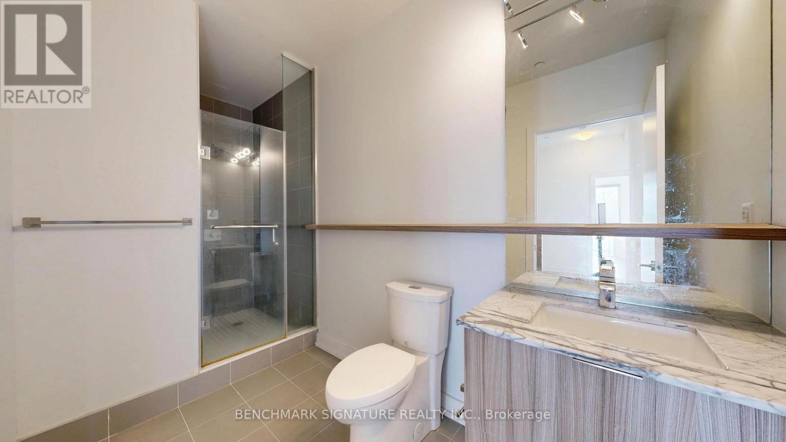 #TH106 6 PARKWOOD AVENUE - 44
