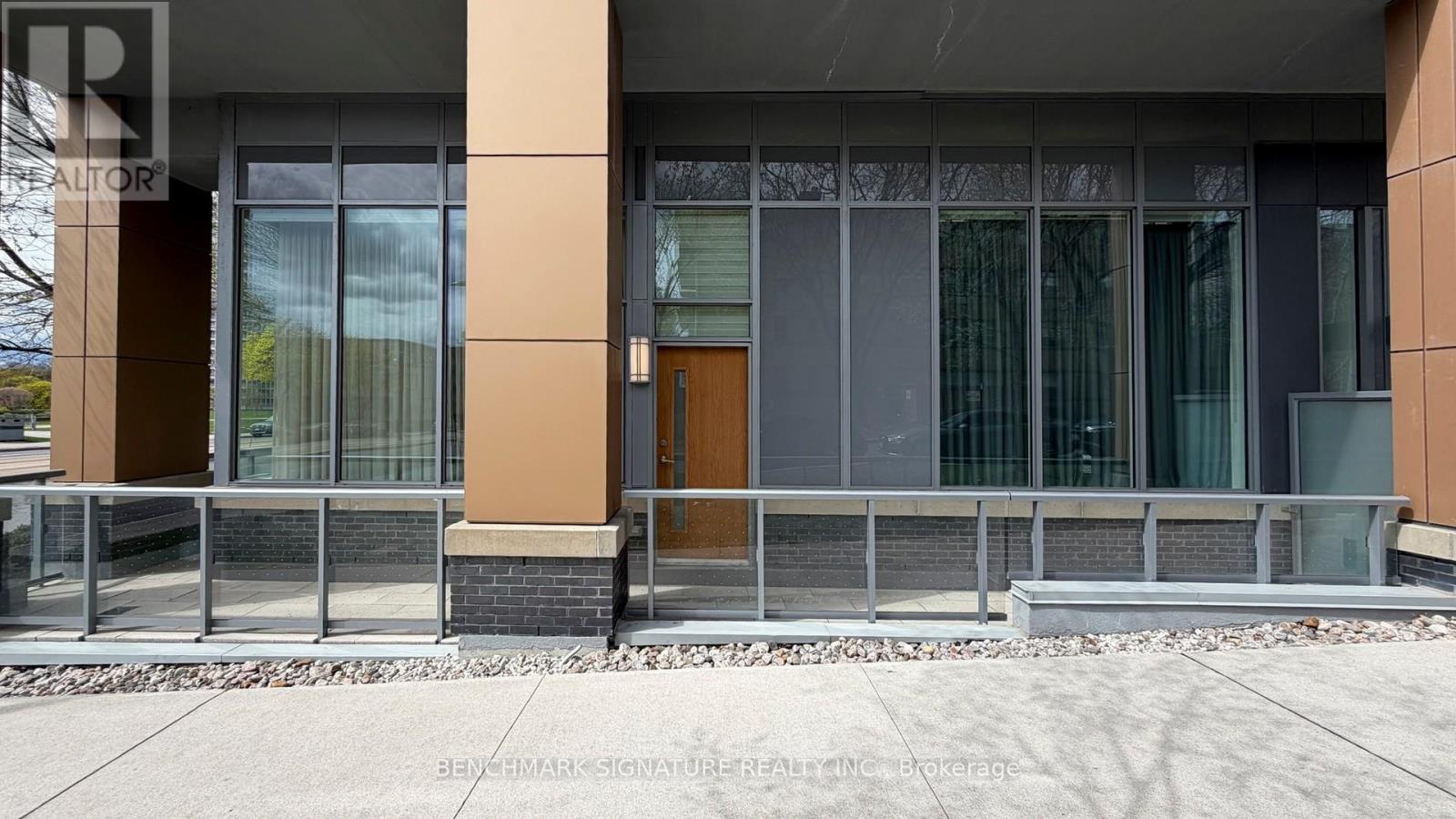 #TH106 6 PARKWOOD AVENUE - 6